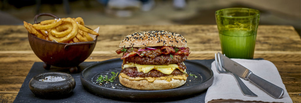 226271_Better Bun Black & White_mood