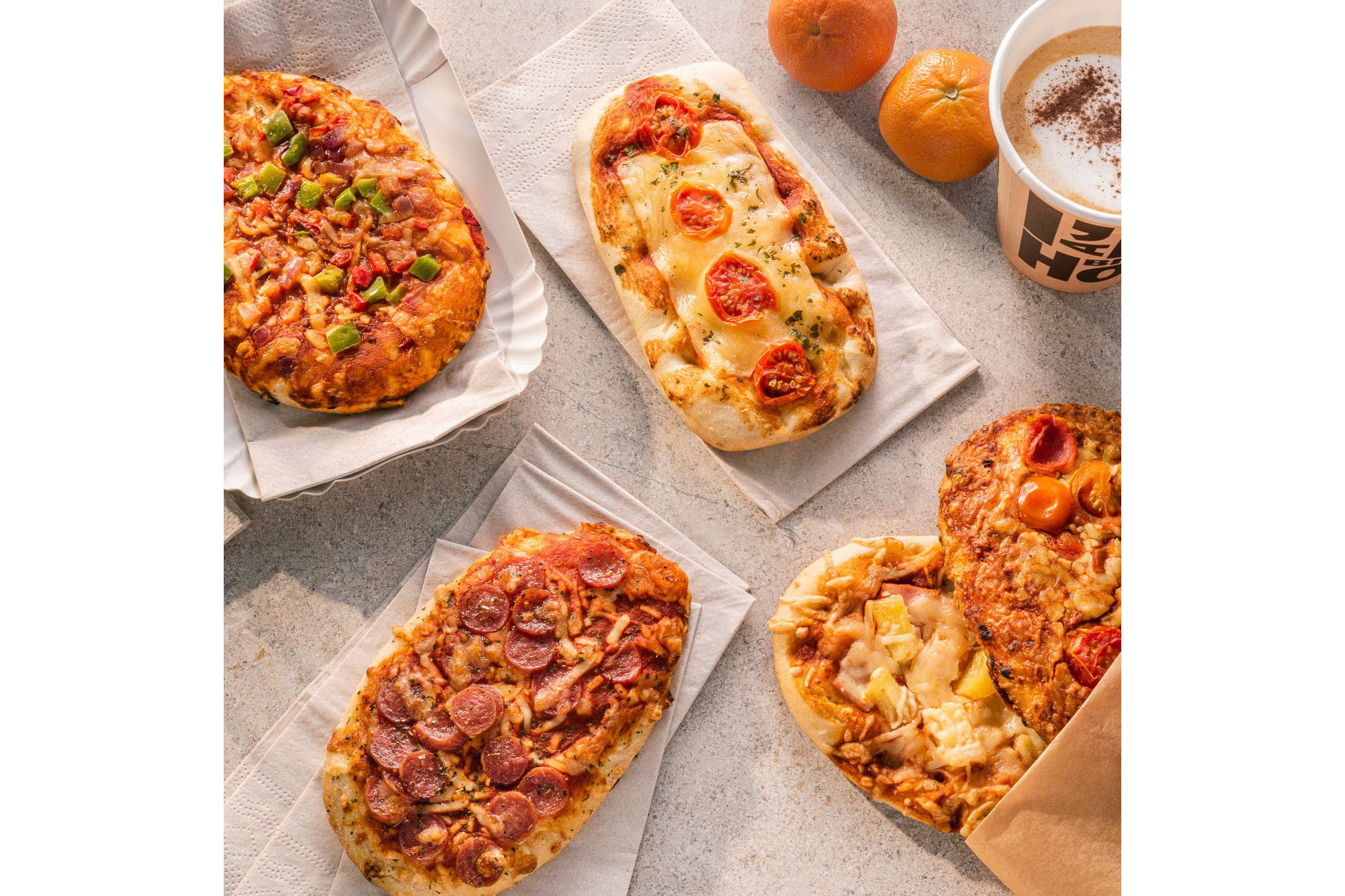 Mini Pizzazungen für den herzhaften Snack auf Takeaway Verpackungen